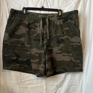 Camo Green Women's Shorts